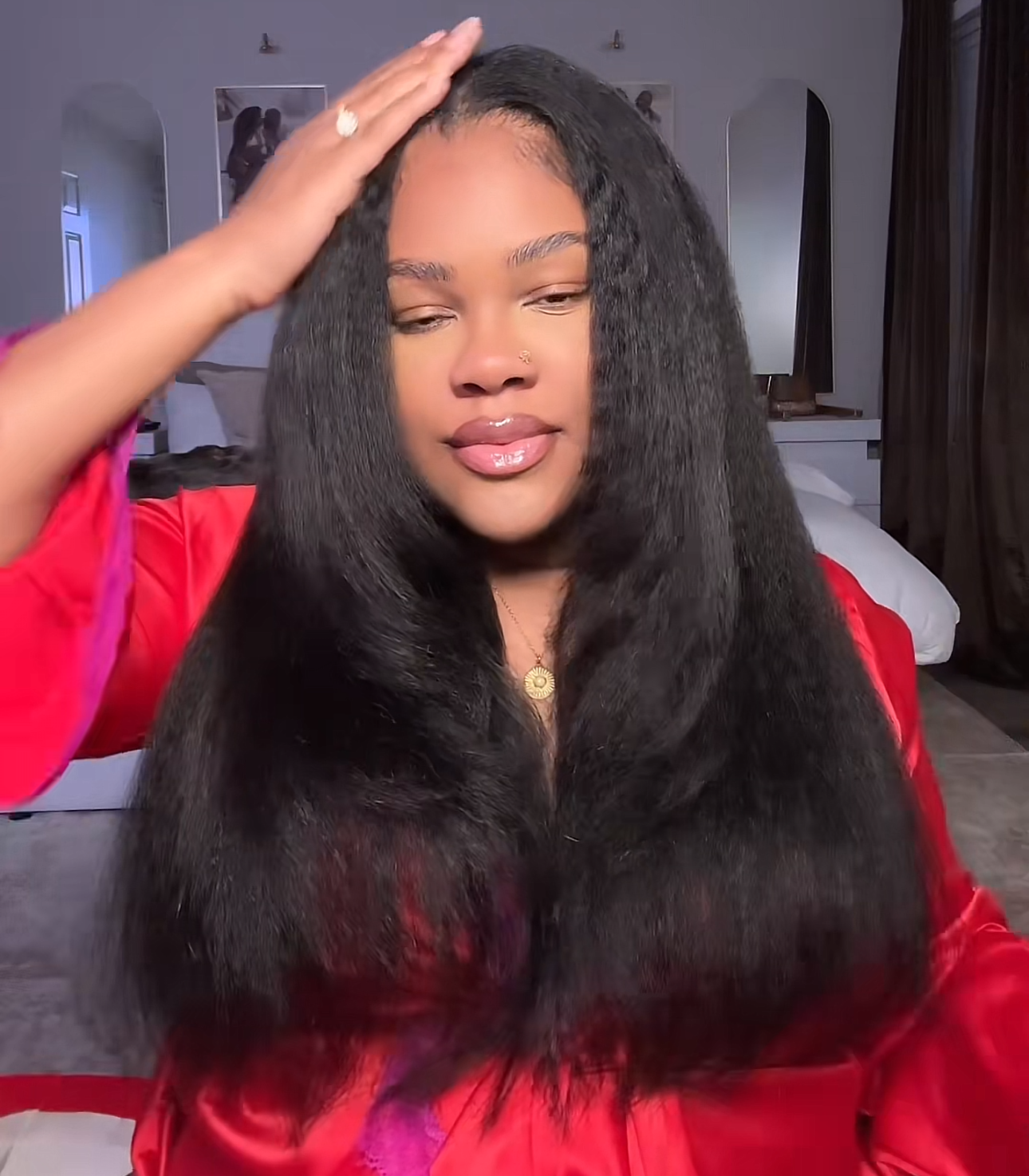 Nadula Kinky straight v part wig