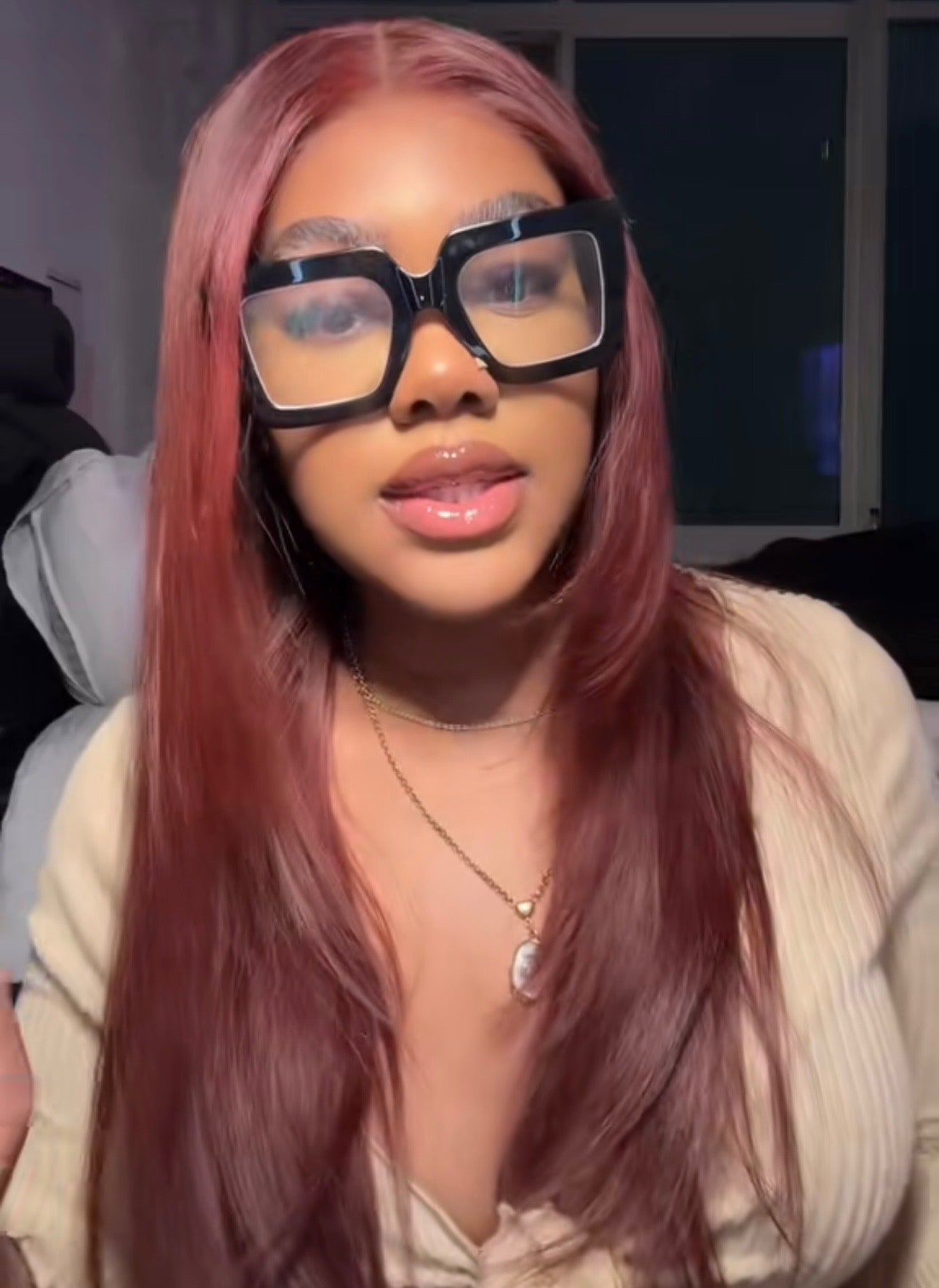 GLUELESS WIG FEVER REDDISH BROWN WIG