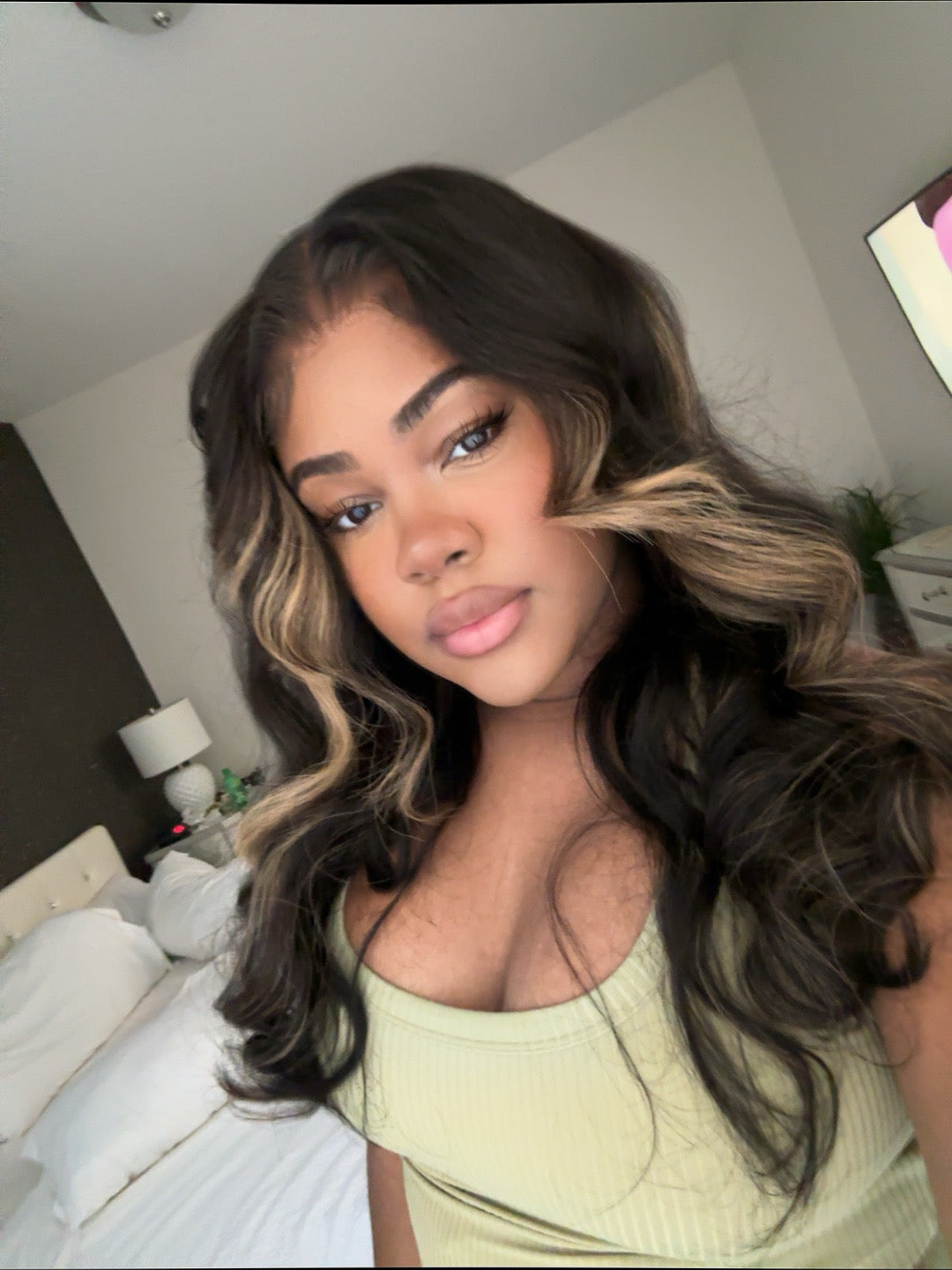 GLUELESS UNice  Black With Blonde Highlights Body Wave Bleached Knots